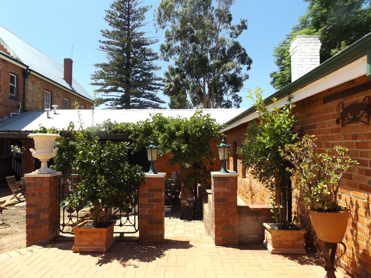 Courtyard Faversham House Bed & Breakfast York Exterior photo